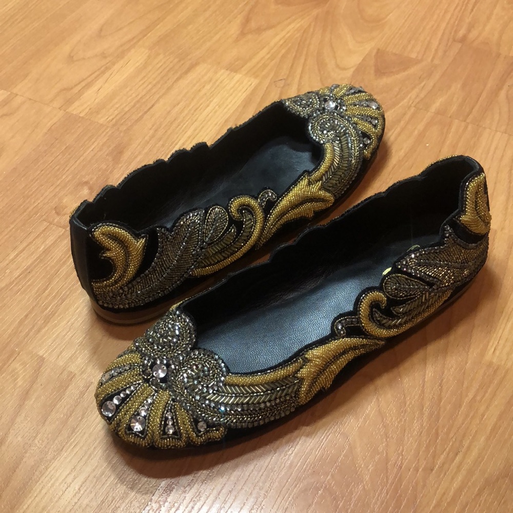 Handcrafted beaded velvet slipper shoes